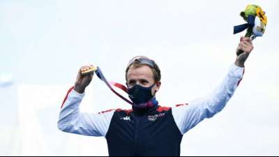 Triathlon: Blummenfelt holt mit Bravour Gold f&uuml;r Norwegen
