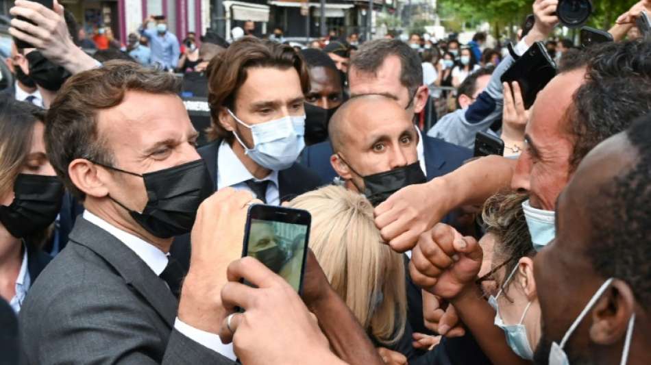 Vier Monate Haft f&uuml;r Macron-Ohrfeige 