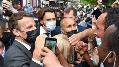 Vier Monate Haft f&uuml;r Macron-Ohrfeige 