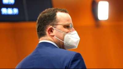 Spahn plant mit mehr als 200 Millionen Impfstoff-Dosen f&uuml;r 2022
