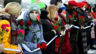 Hunderte Russinnen nutzen Valentinstag zur Unterst&uuml;tzung von Nawalnys Frau