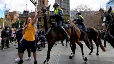 Zusammenst&ouml;&szlig;e mit Polizei bei Protesten gegen Corona-Lockdown in Sydney