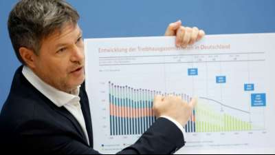 Habeck: Deutschland bei Energiewende vor "gigantischer" Aufgabe