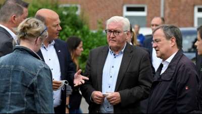 Lachender Laschet in Erftstadt sorgt f&uuml;r emp&ouml;rte Reaktionen