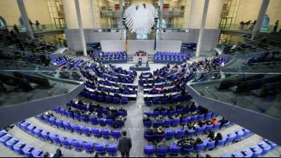 Bundestag beginnt schwierige Suche nach L&ouml;sung in Impfpflicht-Debatte