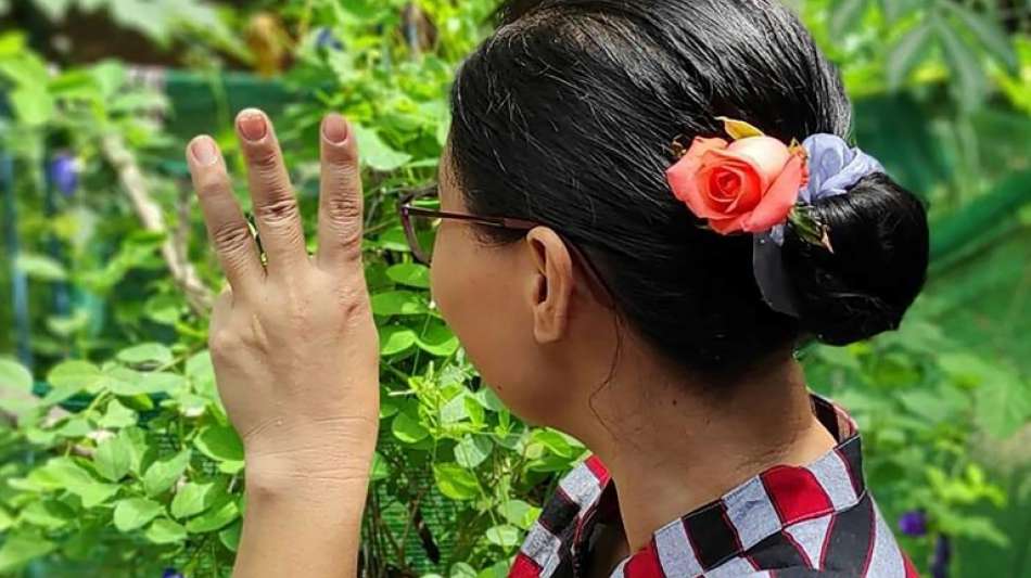 Geburtstagsw&uuml;nsche f&uuml;r angeklagte Suu Kyi bei Protesten in Myanmar 