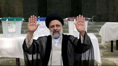 Ultrakonservativer Geistlicher Raisi wird neuer Pr&auml;sident im Iran
