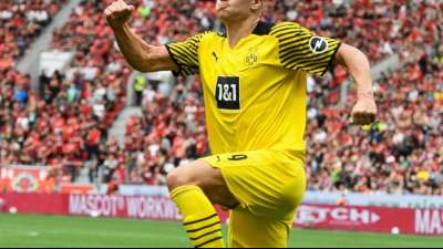 Spektakel in Leverkusen: Haaland rettet Dortmund an Roses Geburtstag