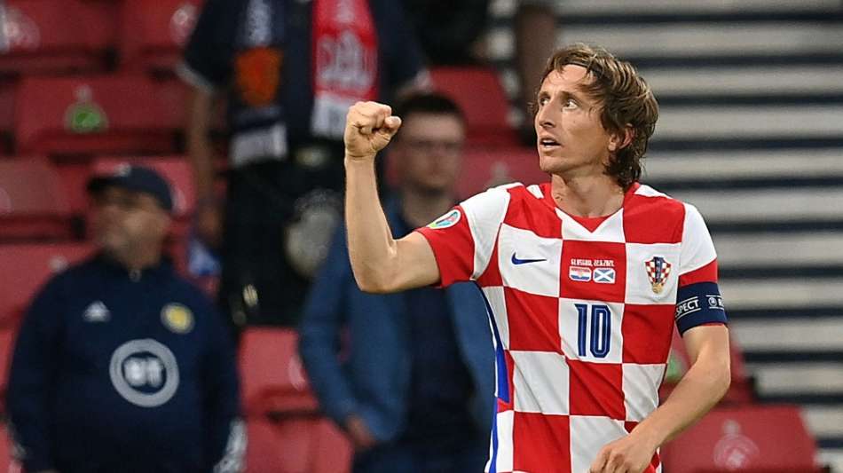 EM - Zauberfu&szlig; Luka Modric f&uuml;hrt Kroatien ins EM-Achtelfinale