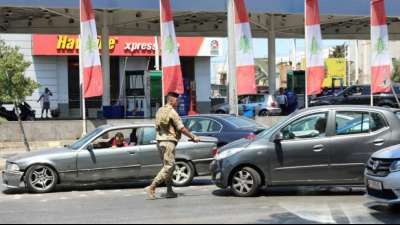 Pures Chaos: Libanesische Armee bezieht Stellung an Tankstellen