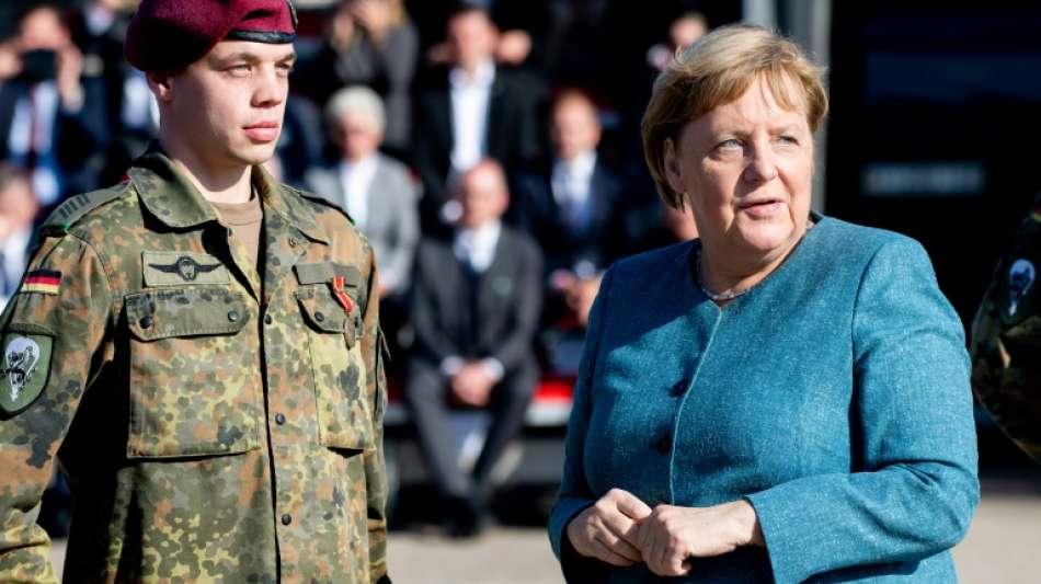 Merkel und Kramp-Karrenbauer w&uuml;rdigen Soldaten der Afghanistan-Evakuierung
