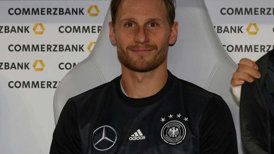 Fu&szlig;ball-Bundestrainer Hansi Flick holt H&ouml;wedes ins DFB-Team
