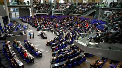 Bundestag ber&auml;t &uuml;ber Kinderbonus und Sonderzahlungen f&uuml;r Hartz-IV-Empf&auml;nger