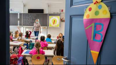 F&uuml;r weitere 2,3 Millionen Grundsch&uuml;ler beginnt am Montag Pr&auml;senzunterricht
