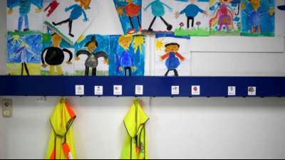 Weniger F&auml;lle von Kindeswohlgef&auml;hrdung aus Schulen und Kitas gemeldet