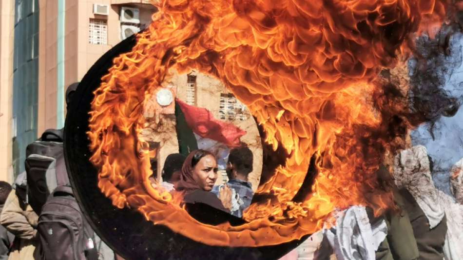 Einsatzkr&auml;fte im Sudan gehen mit Tr&auml;nengas gegen Demonstranten vor