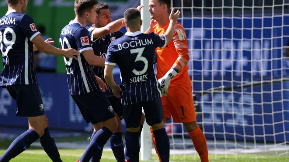 Bochum siegt: Torh&uuml;ter Riemann verwandelt letzten Elfmeter