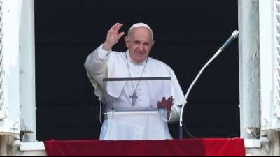 Papst l&auml;sst sich bei Messe zum Welttag der Senioren vertreten