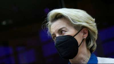 Von der Leyen wegen SMS an Pfizer zu Impfdeal unter Druck