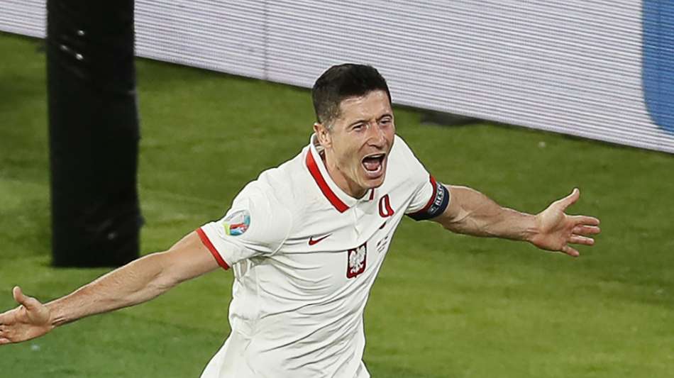 Fuball: Robert Lewandowski bewahrt Polen vor fr&uuml;hem EM-K.o.