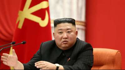 Nordkoreas Machthaber fordert Ausbau des Atomwaffenarsenals