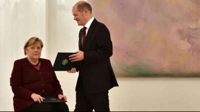 Merkel dringt auf rasche Ma&szlig;nahmen gegen &Uuml;berlastung des Gesundheitswesens