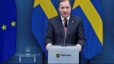 Regel-Verst&ouml;&szlig;e in der Covid-Krise untergraben Vertrauen in schwedische Regierung