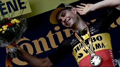 Anders als van der Poel: Belgier Van Aert will bis Paris fahren