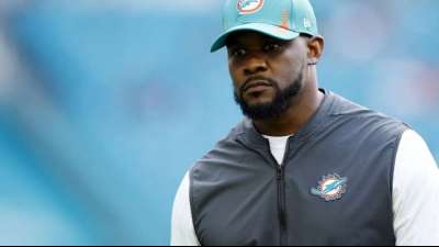 "Wie eine Plantage": Football-Coach Flores verklagt die NFL
