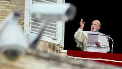 Papst best&uuml;rzt &uuml;ber Fund sterblicher &Uuml;berreste indigener Kinder in Kanada 