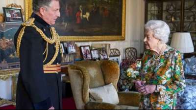 Gesundheit? K&ouml;nigin Elizabeth II. h&auml;lt schon wieder Audienz ab