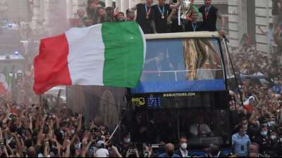 Polizei kritisiert Busfahrt von Italiens EM-Helden durch Rom