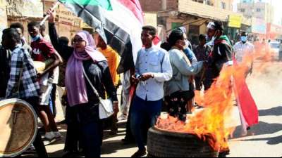 Vier Demonstranten laut &Auml;rzten bei Protesten im Sudan get&ouml;tet