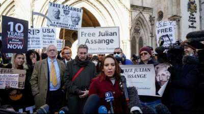 Wikileaks-Gr&uuml;nder Assange erlitt laut Verlobter im Gef&auml;ngnis Schlaganfall