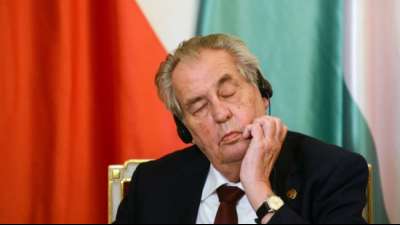 Tschechiens Pr&auml;sident nach positivem Corona-Test erneut im Krankenhaus