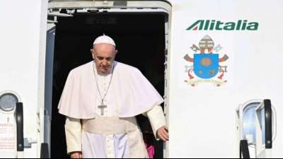 Papst Franziskus in der Slowakei eingetroffen