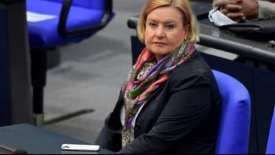 Wehrbeauftragte "durchaus Bef&uuml;rworterin" von allgemeiner Dienstpflicht