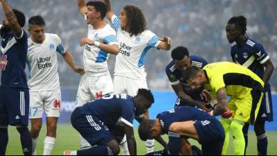 Erinnerungen an Eriksen: Bordeaux-Spieler Kalu bricht zusammen