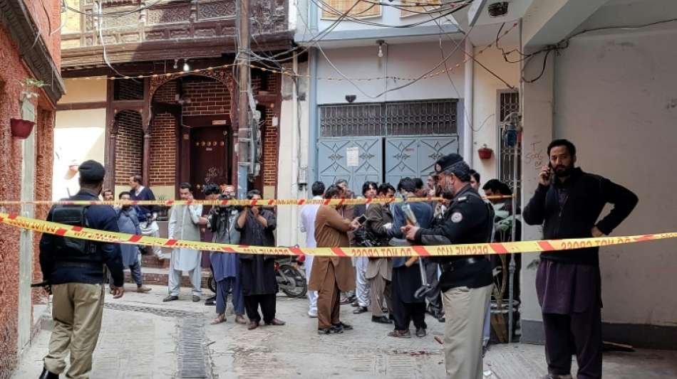 Mindestens 30 Tote und 56 Verletzte bei Explosion in Moschee in Pakistan