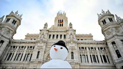 Winter h&auml;lt Madrid weiter fest im Griff