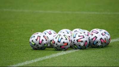 Neuer Europapokal im Fu&szlig;ball: Conference League begonnen