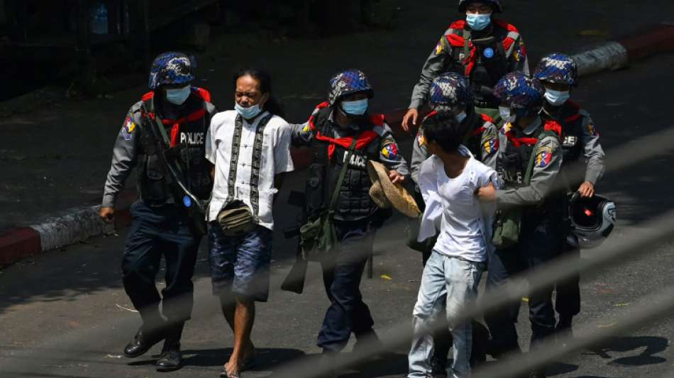 Polizei in Myanmar treibt Demonstranten mit Gummigeschossen auseinander