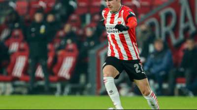 Fu&szlig;ball: G&ouml;tze mit Eindhoven raus Leno mit Arsenal ist weiter