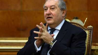 Armeniens Staatschef Sarkissja k&uuml;ndigt seinen R&uuml;cktritt an