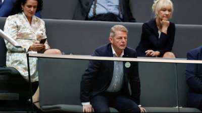 Einige AfD-Abgeordnete m&uuml;ssen in Bundestag auf Trib&uuml;ne Platz nehmen
