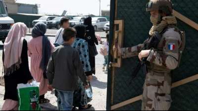 Frankreich unterzieht Afghanen dreifachem Sicherheitscheck