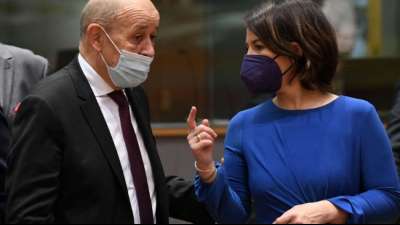 Baerbock und Le Drian planen Reise ins ukrainische Konfliktgebiet