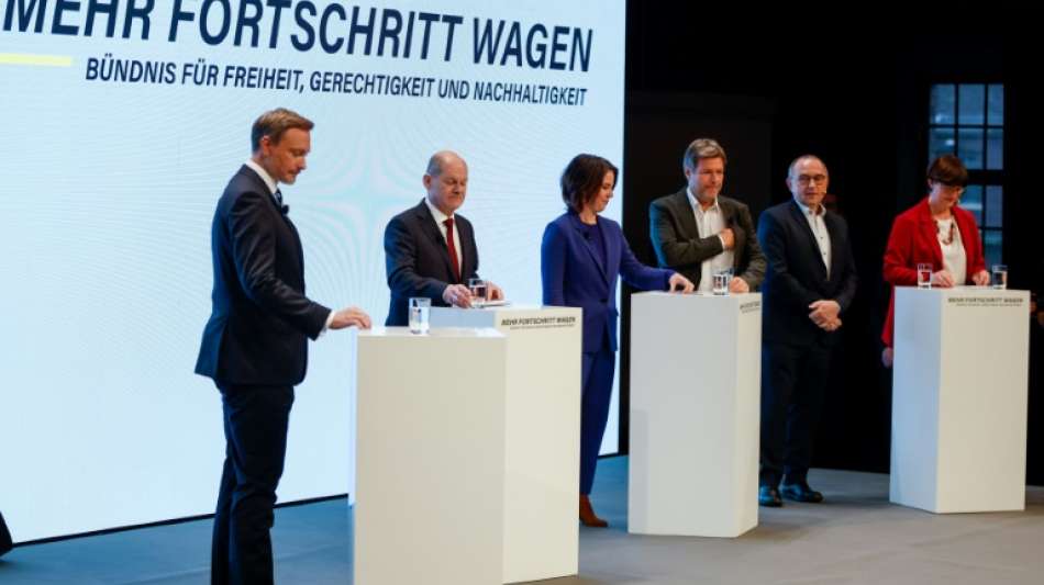Scholz erinnert bei Koalitionsvorstellung an erste Verkehrsampel in Deutschland