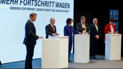 Scholz erinnert bei Koalitionsvorstellung an erste Verkehrsampel in Deutschland