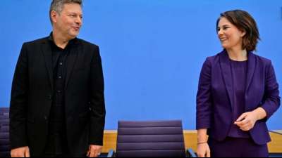 Gr&uuml;ne streben rasche Bildung einer "progressiven Regierung" an